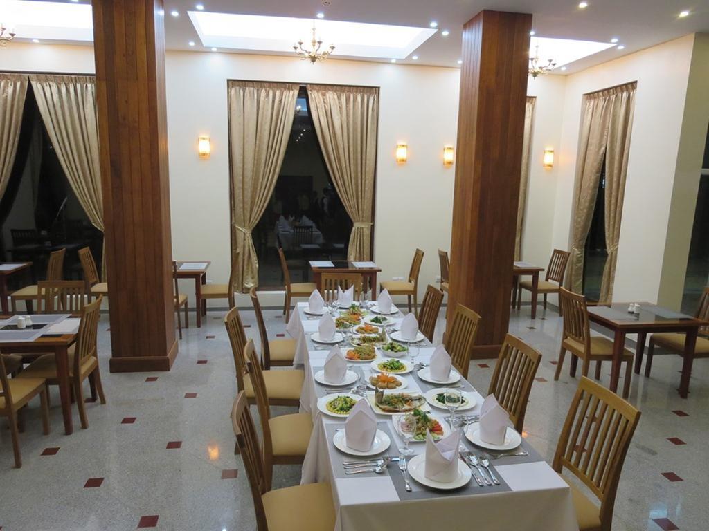 Reno Hotel Yangón Exterior foto